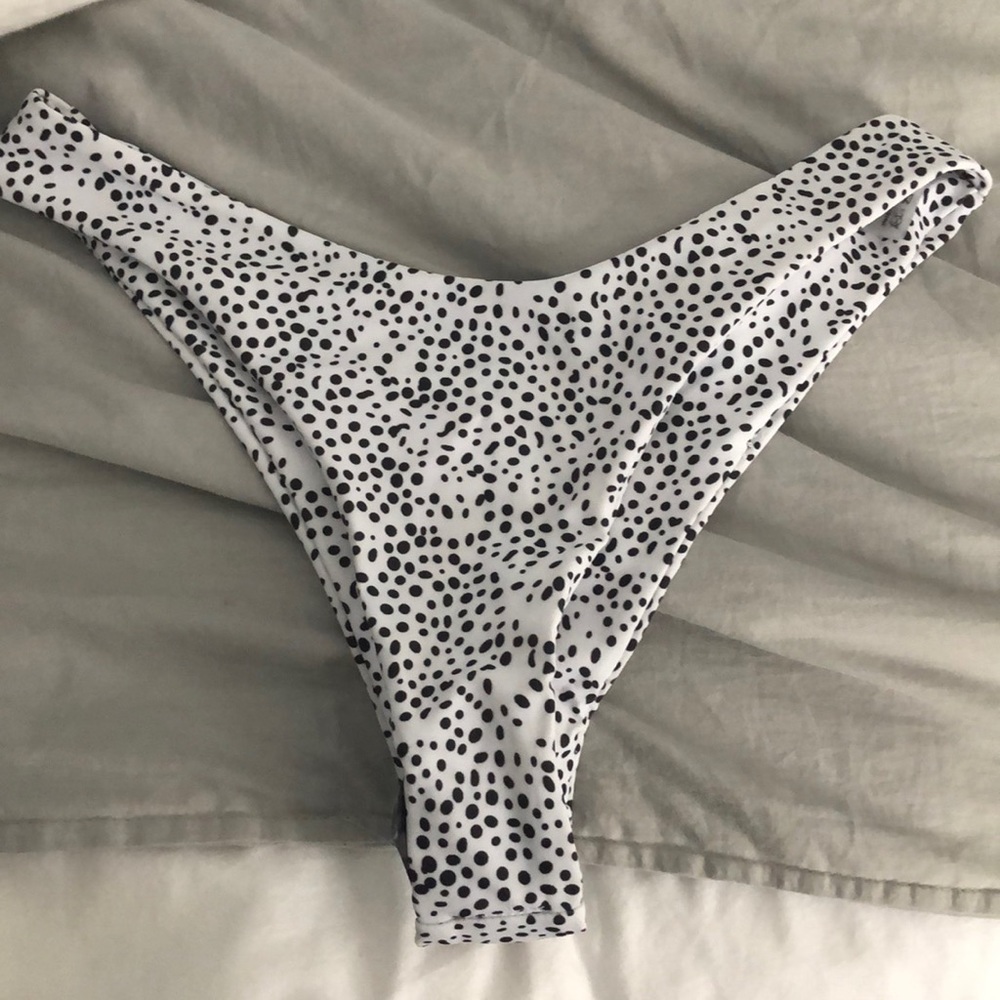 Never worn Zaful thong bikini bottoms